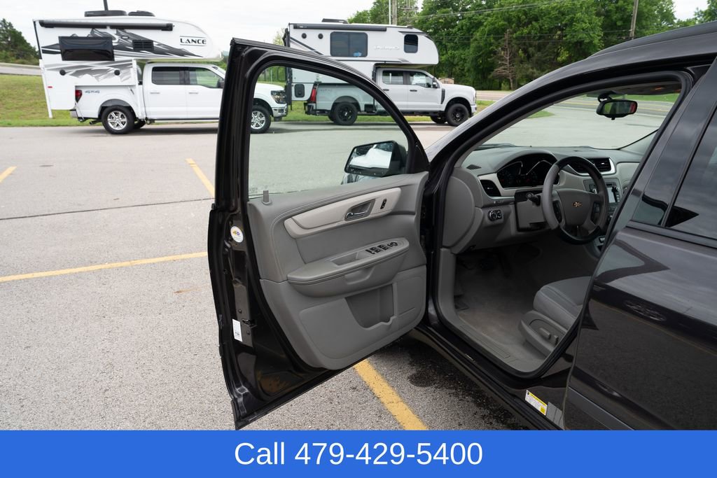 Used 2017 Chevrolet Traverse LS AWD/4WD image 12
