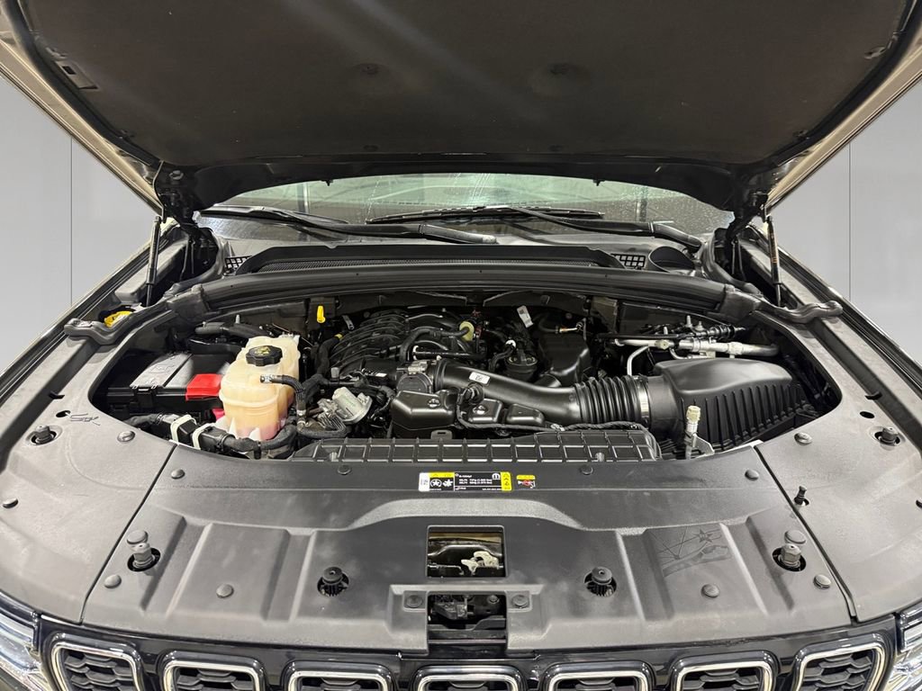 Used 2023 Jeep Grand Cherokee L Limited image 20