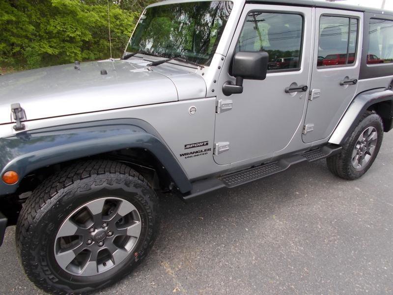 Used 2016 Jeep Wrangler Unlimited Sport AWD/4WD image 7