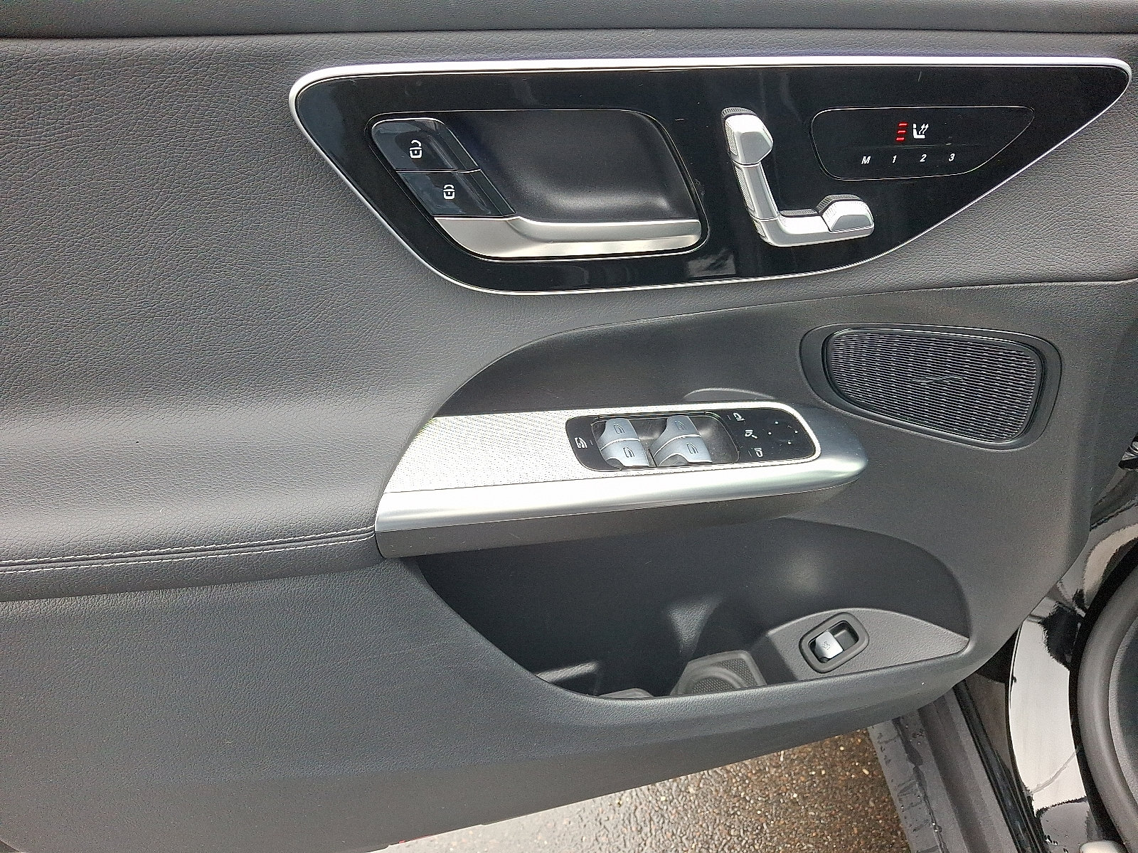 Certified 2025 Mercedes-Benz GLC 300 4MATIC image 12