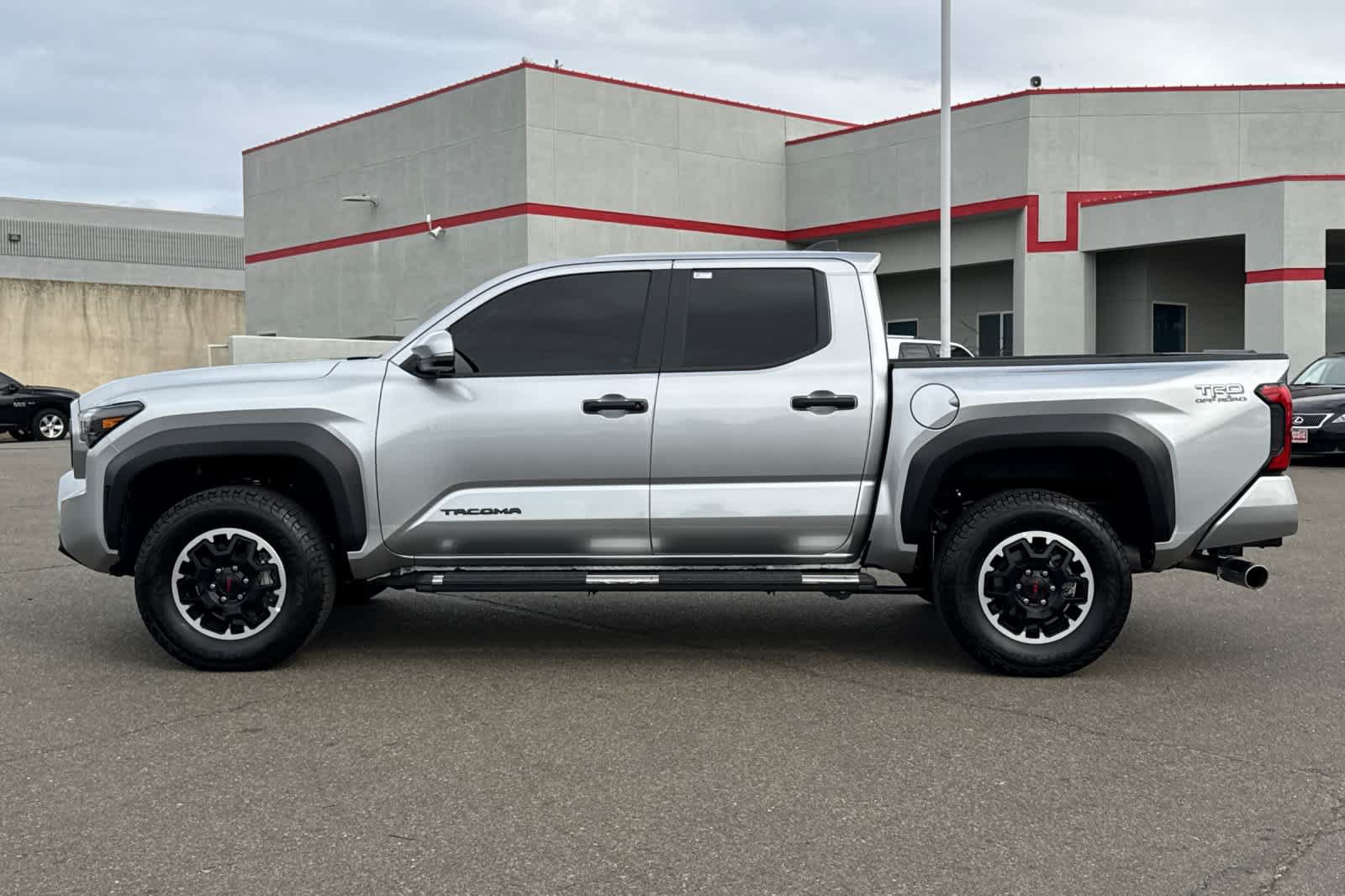 Used 2024 Toyota Tacoma TRD Off-Road w/ TRD Off Road Upgrade Package AWD/4WD image 9