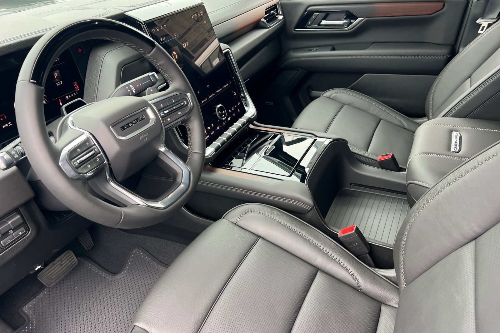 New 2026 GMC Yukon Denali w/ Advanced Technology Package image 8