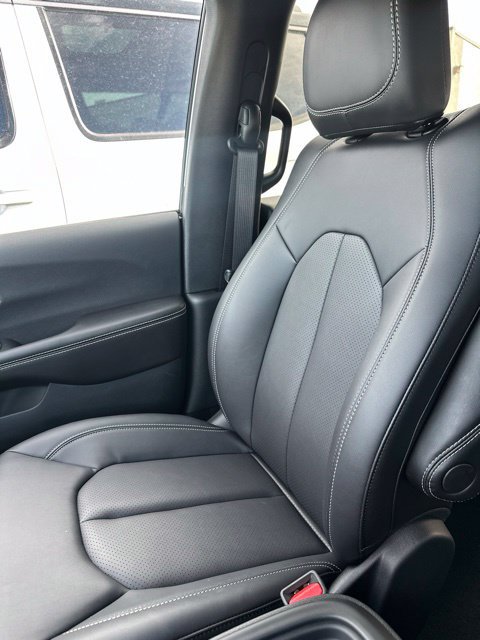 New 2027 Chrysler Pacifica LX FWD image 26