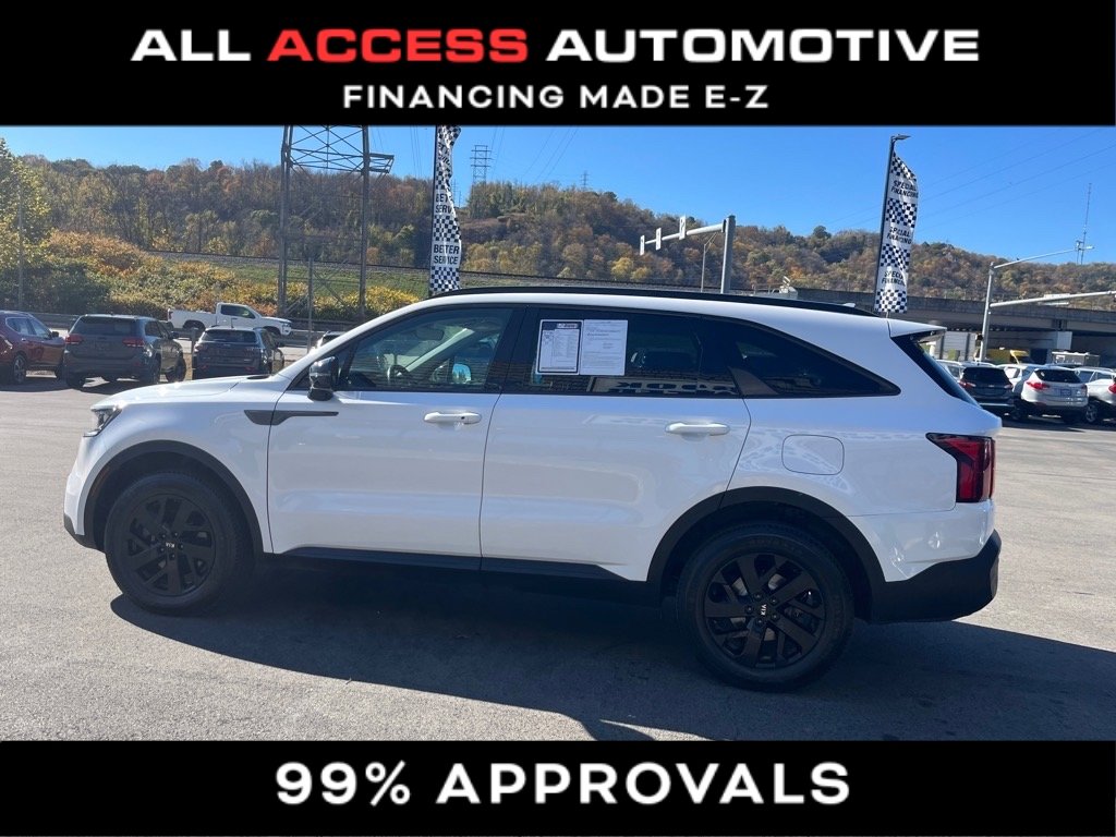 Used 2021 Kia Sorento S w/ Panoramic Sunroof Package image 4