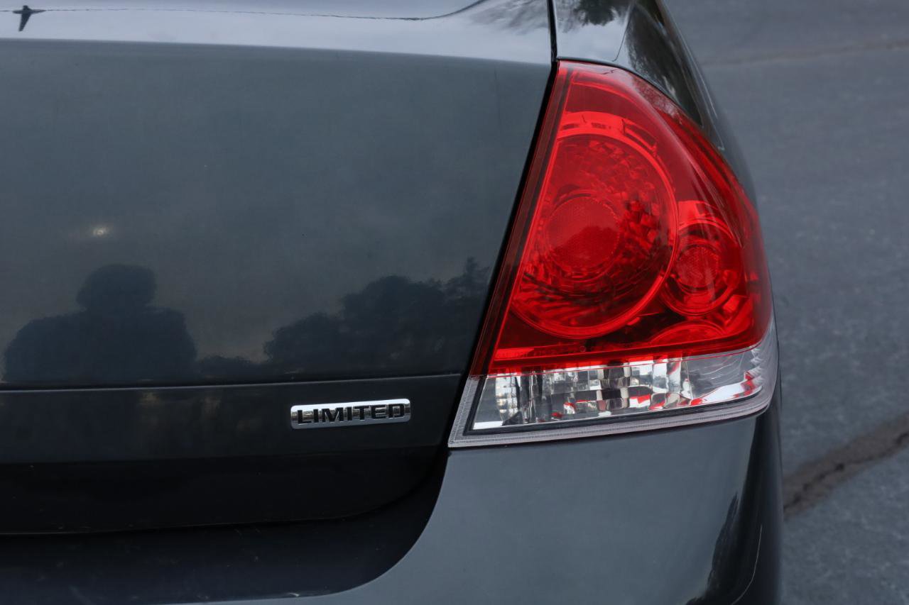 Used 2016 Chevrolet Impala LT w/ LT Sunroof Package FWD image 22