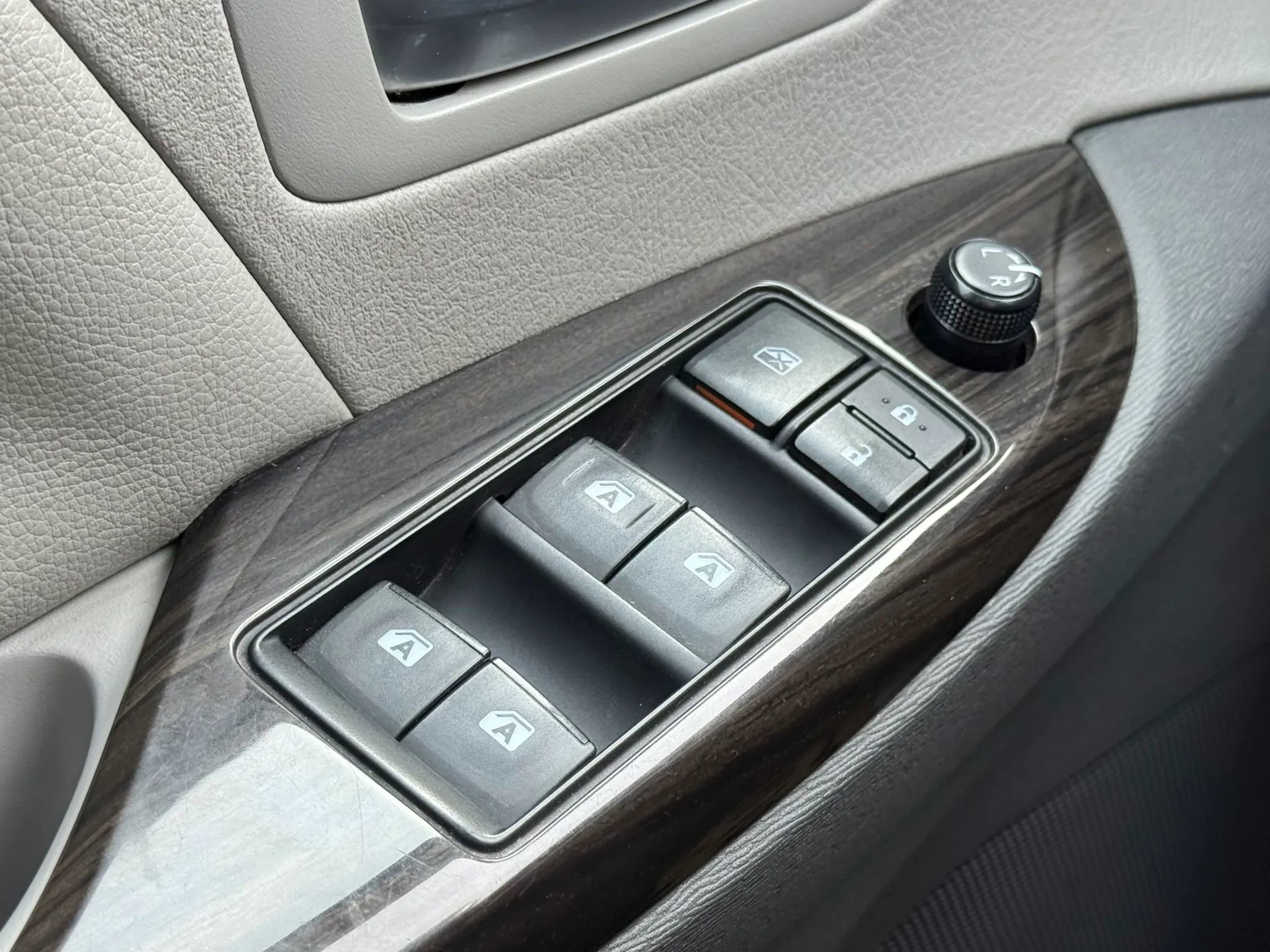 Used 2015 Toyota Sienna XLE w/ XLE Navigation Package AWD/4WD image 22