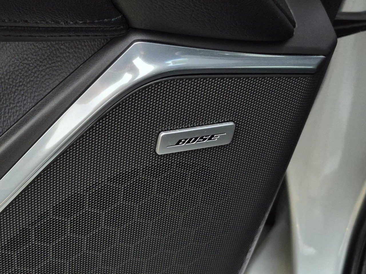 Certified 2020 Cadillac Escalade Premium Luxury image 14