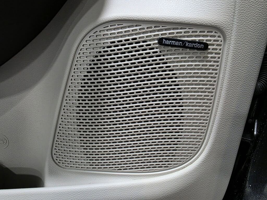 Used 2019 Chrysler Pacifica Touring-L Plus w/ Advanced Safetytec Group FWD image 20