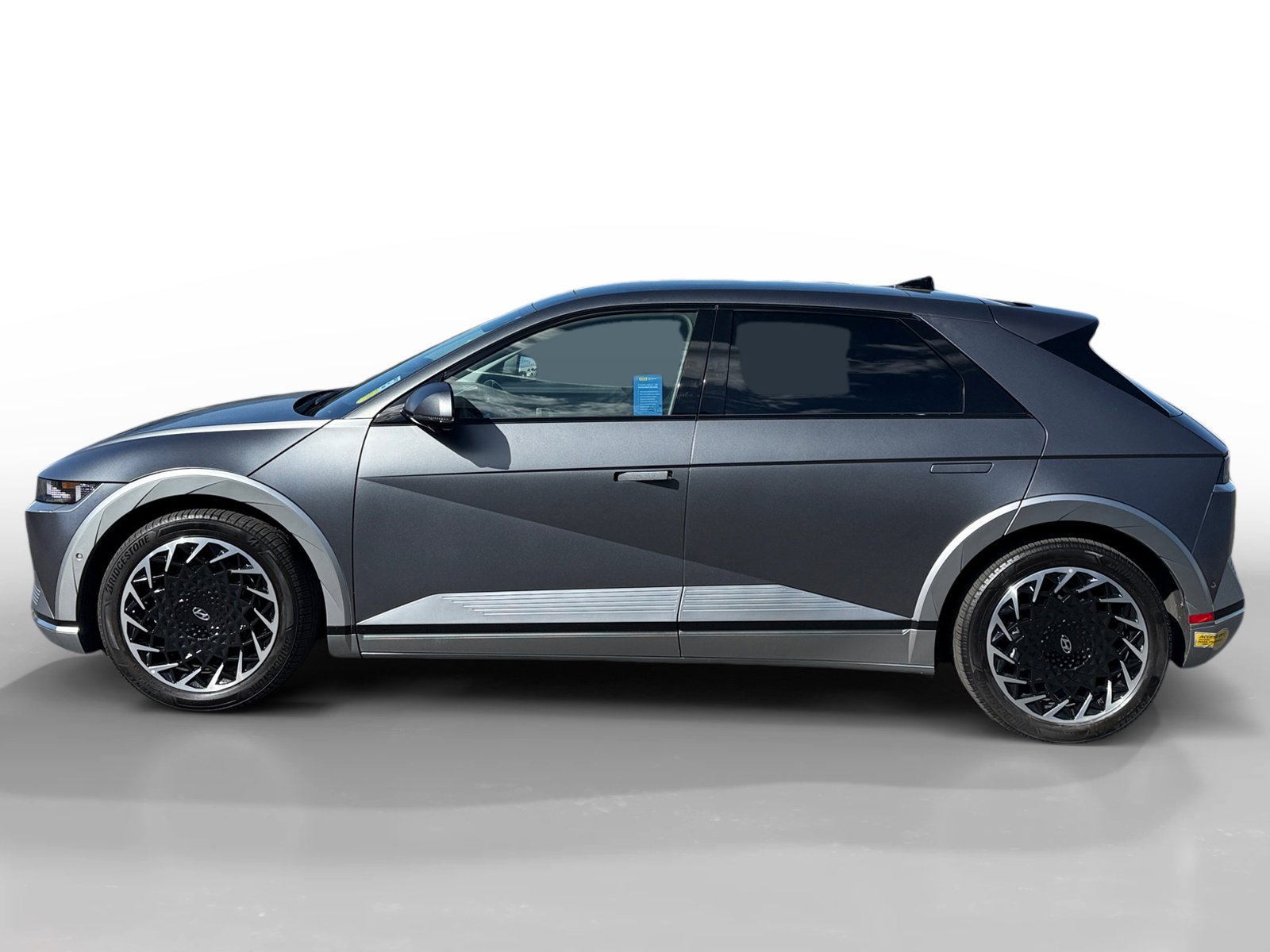 Certified 2022 Hyundai Ioniq 5 Limited w/ Cargo Package image 2