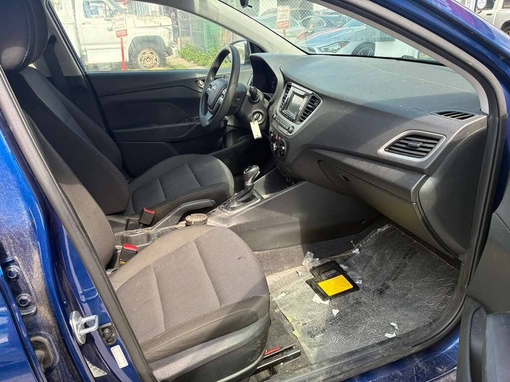 Used 2021 Hyundai Accent SE FWD image 13