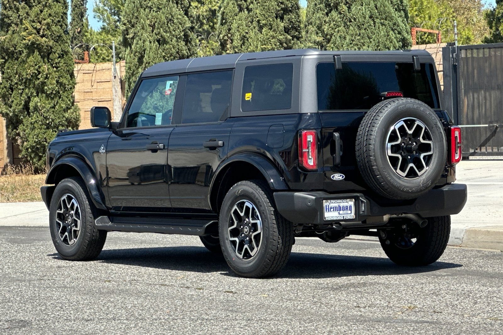 New 2026 Ford Bronco Outer Banks AWD/4WD image 6