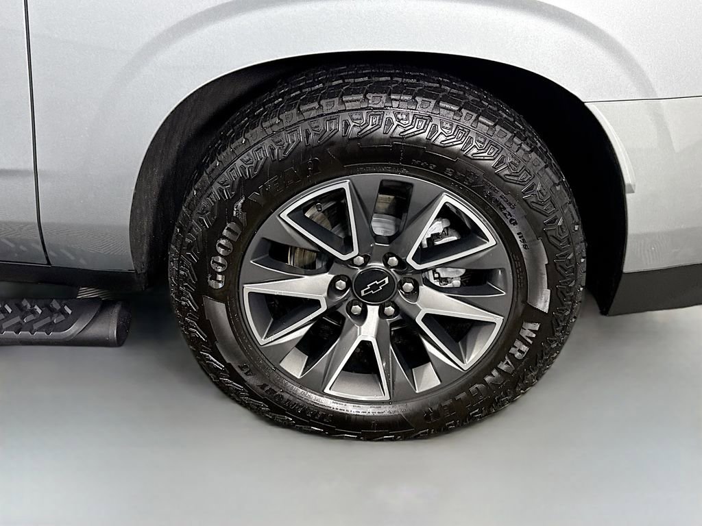 Used 2024 Chevrolet Suburban Z71 w/ Z71 Off-Road Package image 40