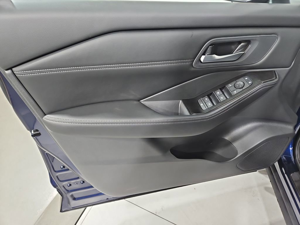 New 2026 Nissan Rogue SV image 10