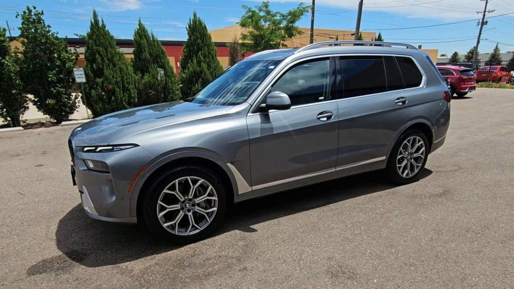 Used 2023 BMW X7 xDrive40i image 4