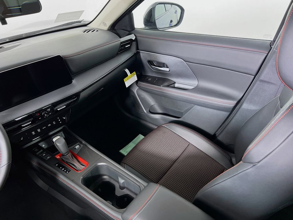 New 2026 Nissan Kicks SR AWD/4WD image 21