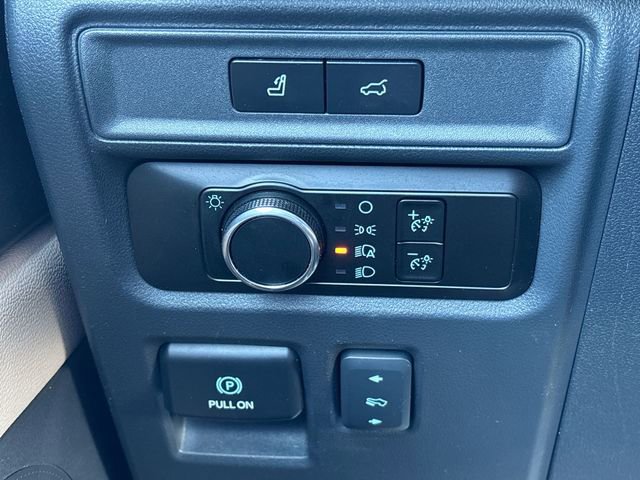 Used 2024 Ford Expedition XLT image 33