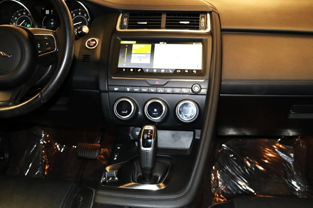 Used 2020 Jaguar E-PACE SE image 22
