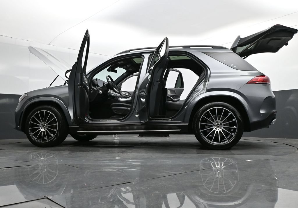 Used 2021 Mercedes-Benz GLE 350 4MATIC w/ AMG Line Exterior image 33