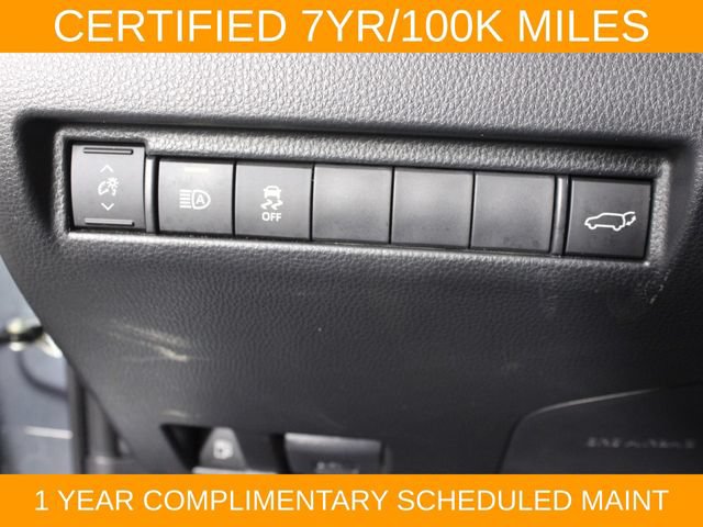 Used 2024 Toyota Venza LE AWD/4WD image 19