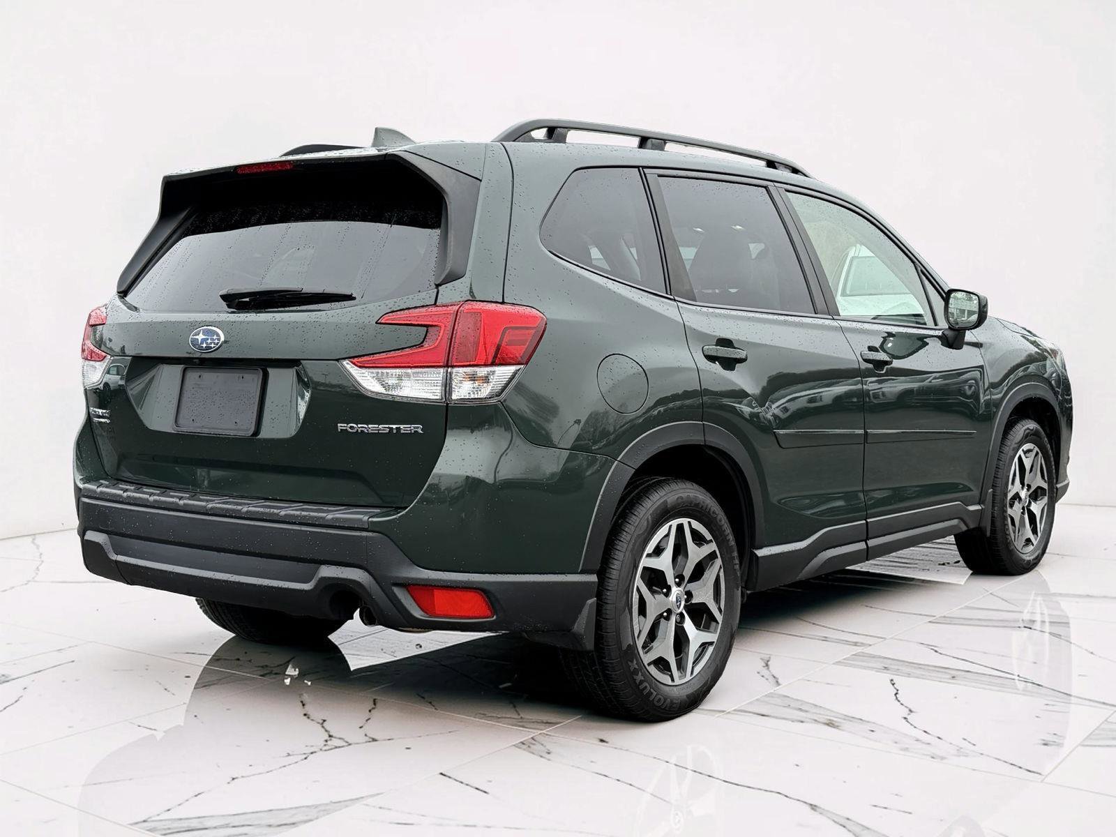 Used 2022 Subaru Forester Premium image 3