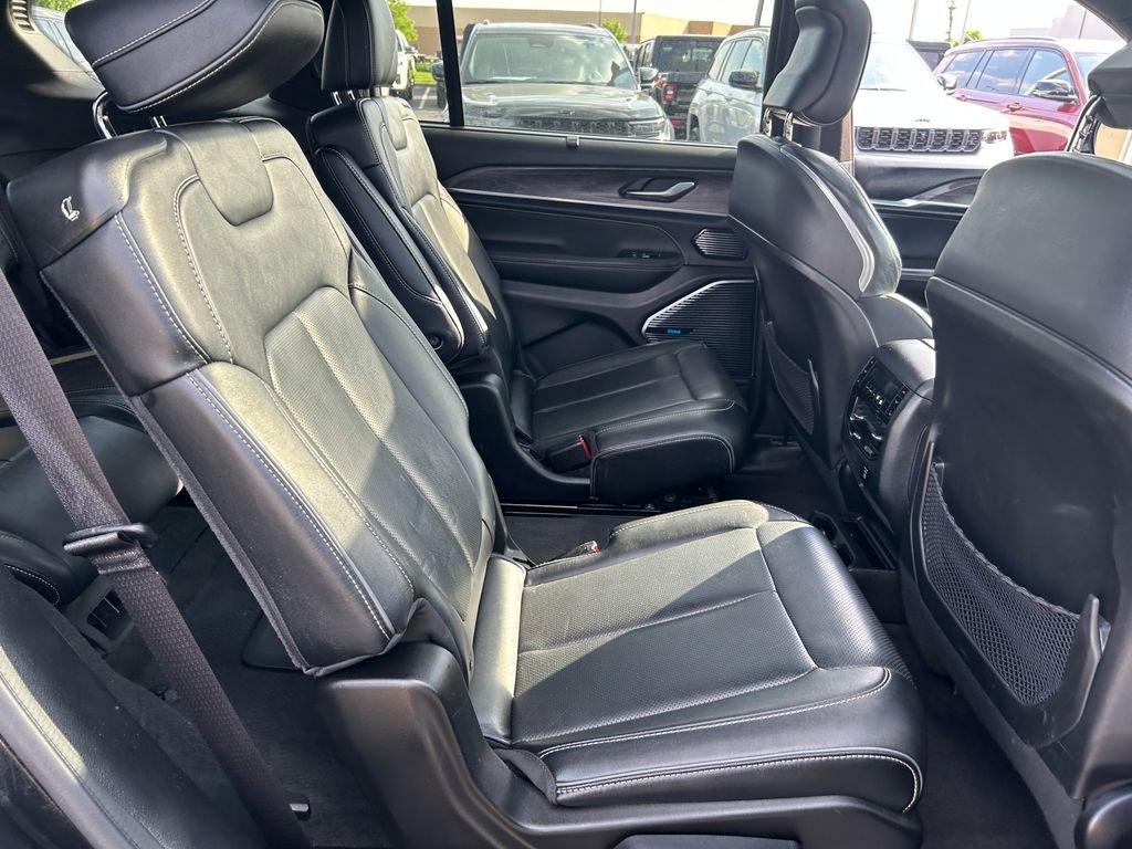 Certified 2022 Jeep Grand Cherokee L Overland w/ Luxury Tech Group IV AWD/4WD image 27