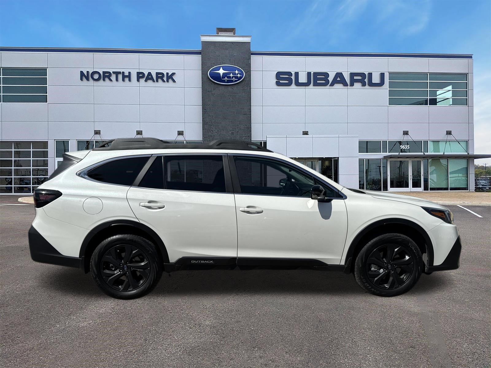 Used 2020 Subaru Outback Onyx Edition XT w/ Popular Package #2 AWD/4WD image 2