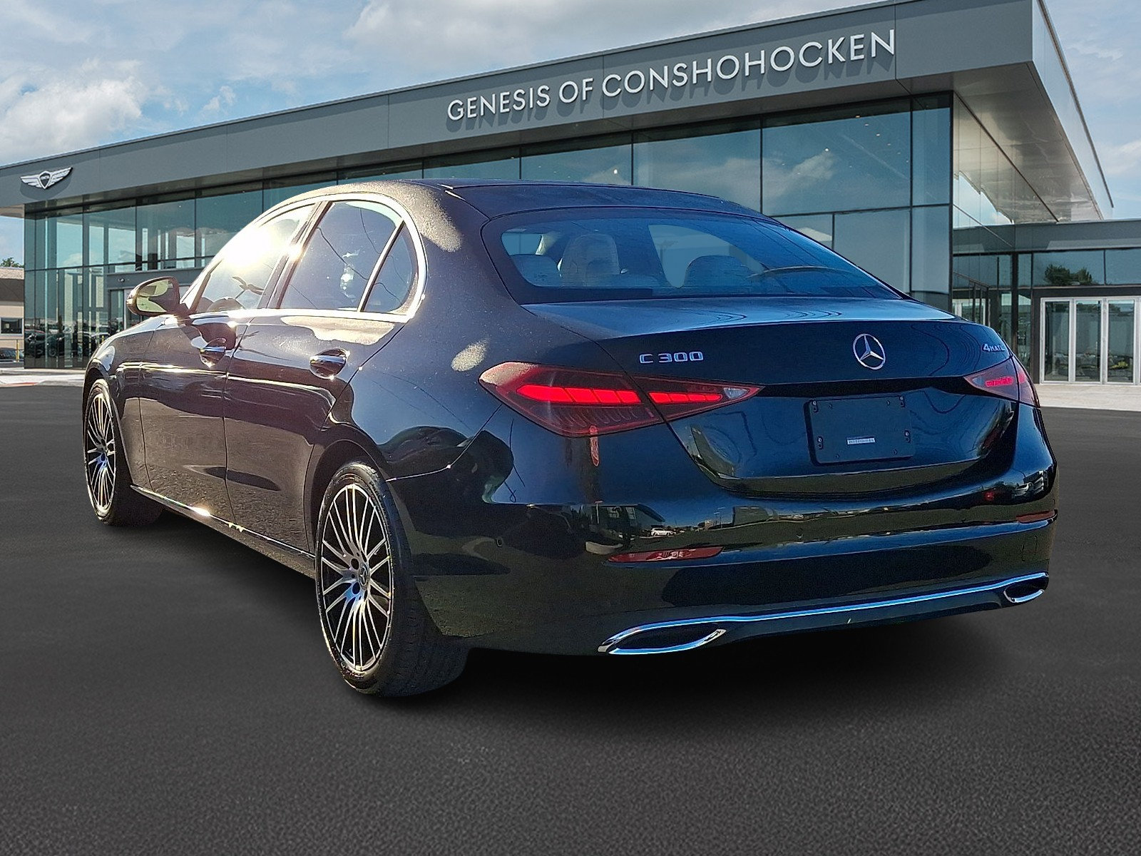 Used 2024 Mercedes-Benz C 300 4MATIC Sedan image 4