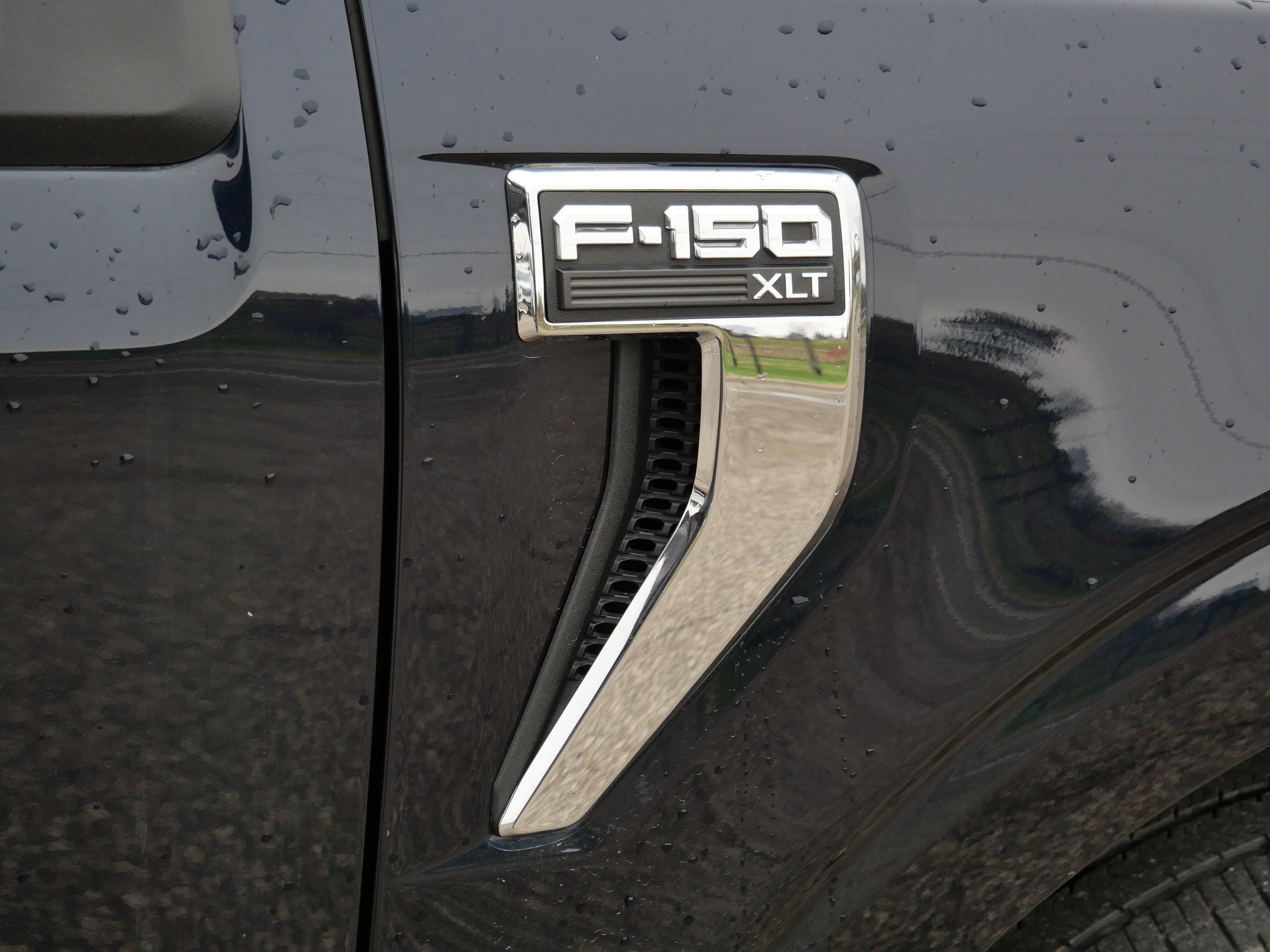 Used 2021 Ford F150 XLT w/ Equipment Group 302A High AWD/4WD image 5