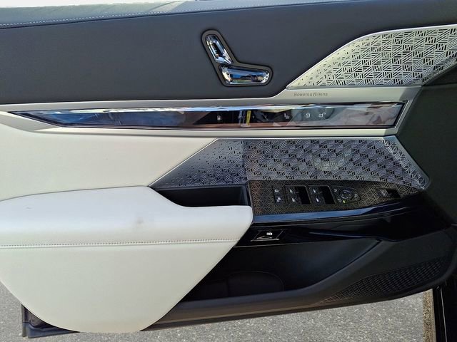 New 2026 BMW 750e xDrive w/ Executive Package image 12