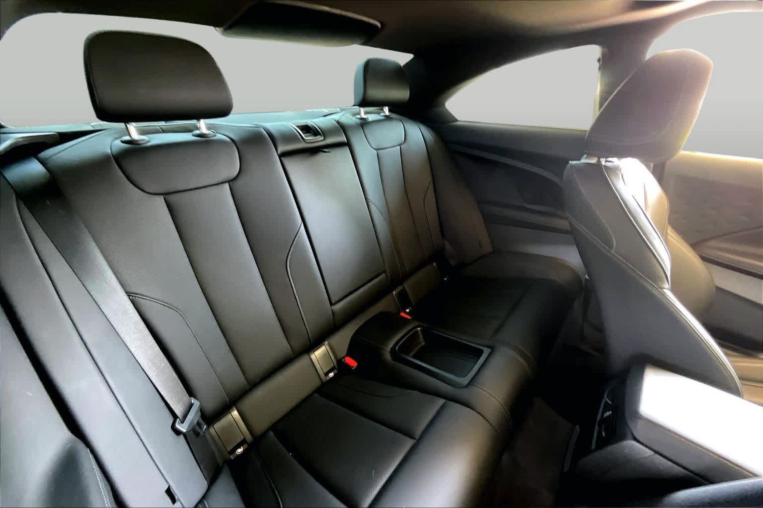 Used 2024 BMW 230i Coupe w/ Convenience Package RWD image 17