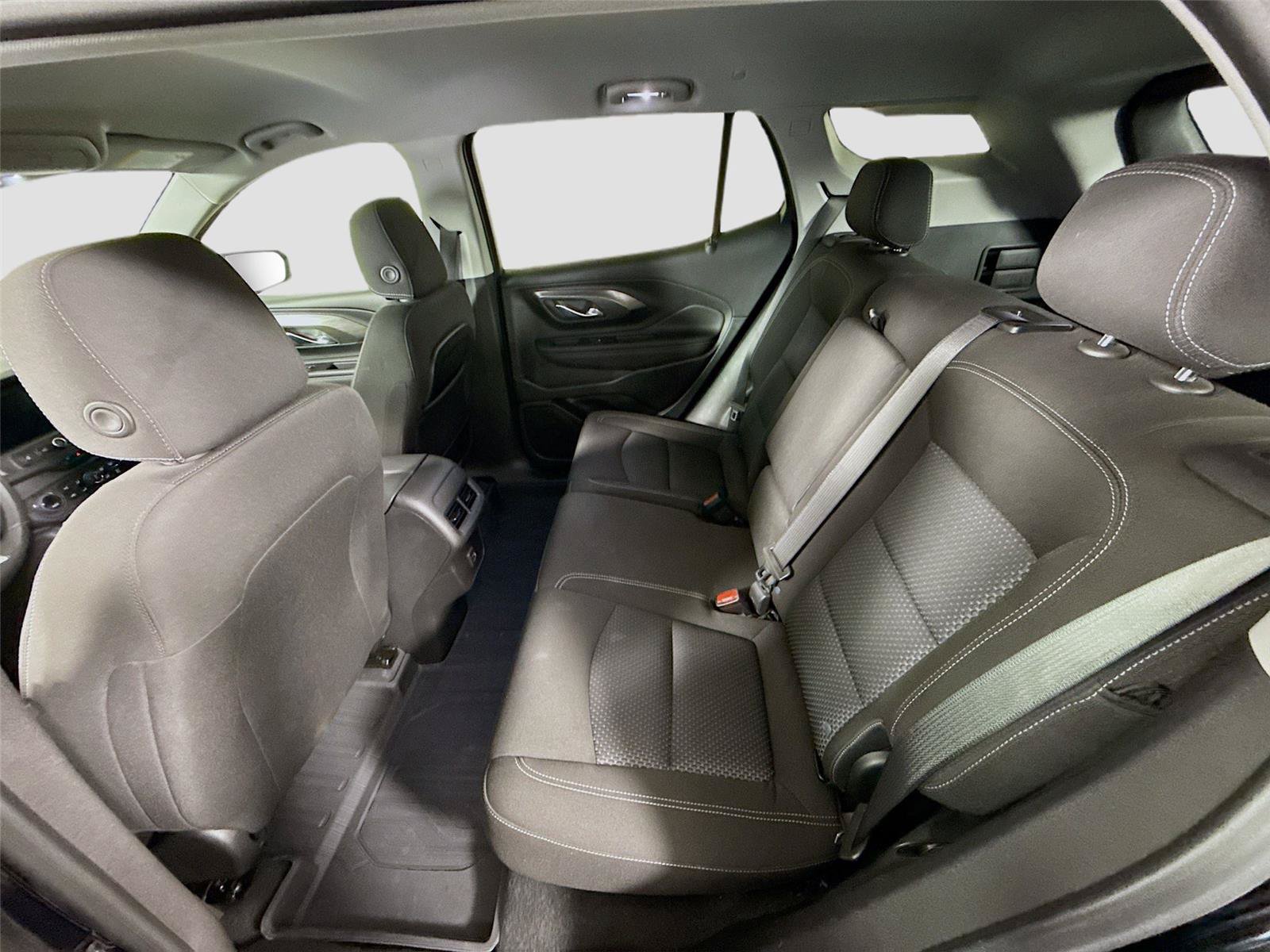 Used 2023 GMC Terrain SLE w/ Driver Convenience Package FWD image 16