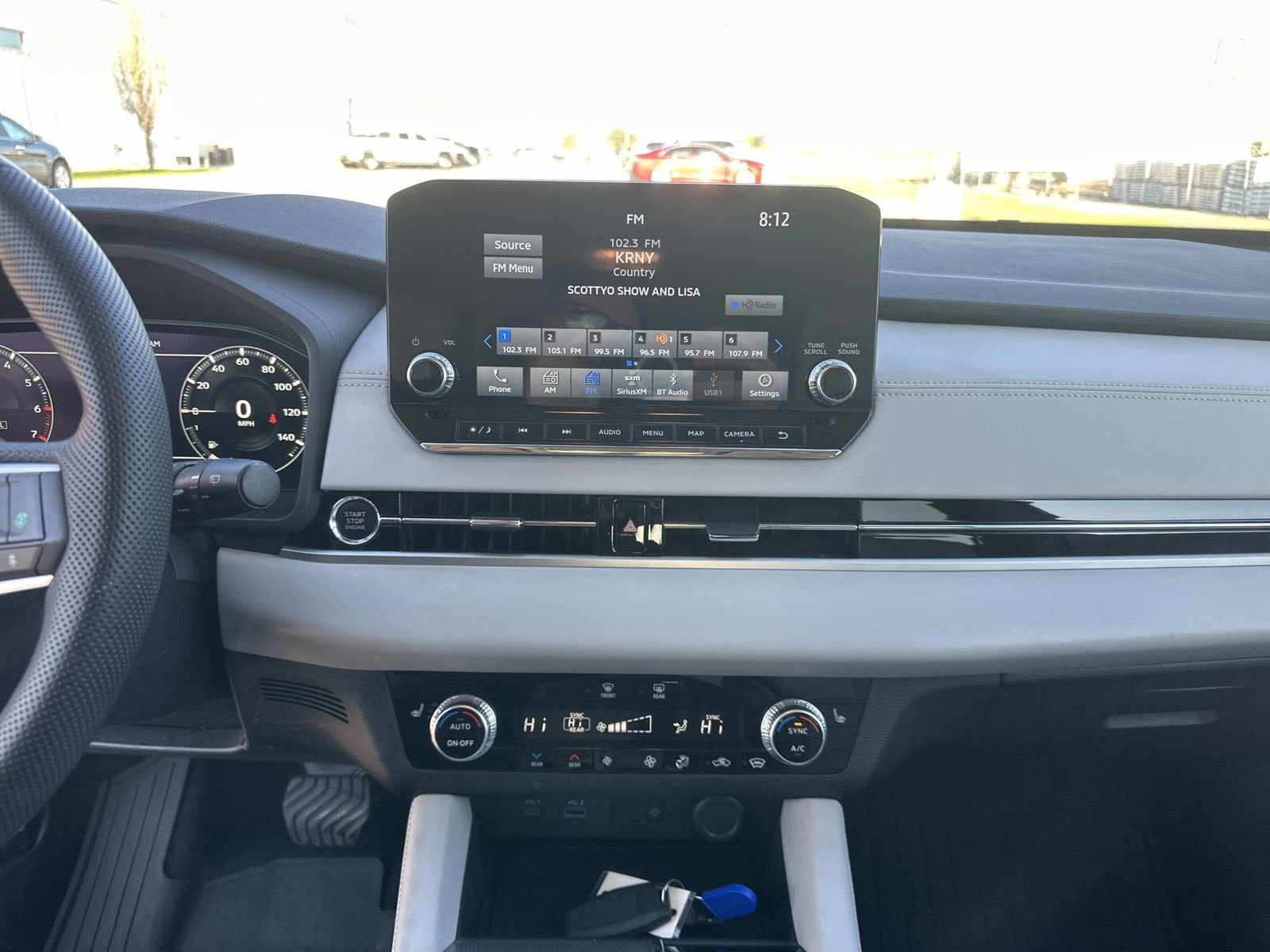 Used 2023 Mitsubishi Outlander SEL AWD/4WD image 13