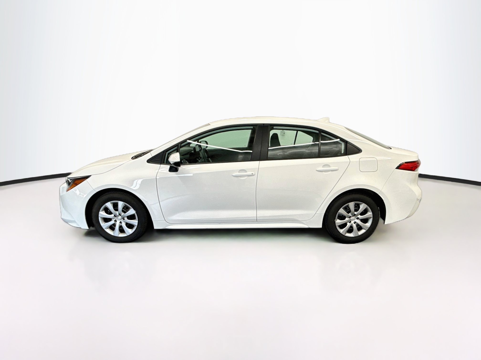 Used 2026 Toyota Corolla LE FWD image 4