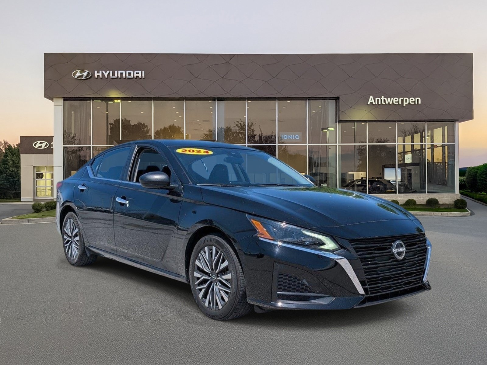 Used 2024 Nissan Altima 2.5 SV FWD image 1