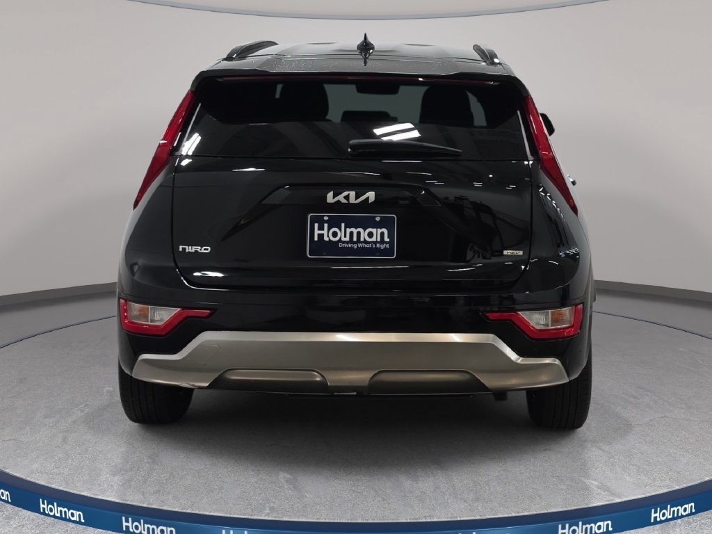 Used 2025 Kia Niro FWD image 7
