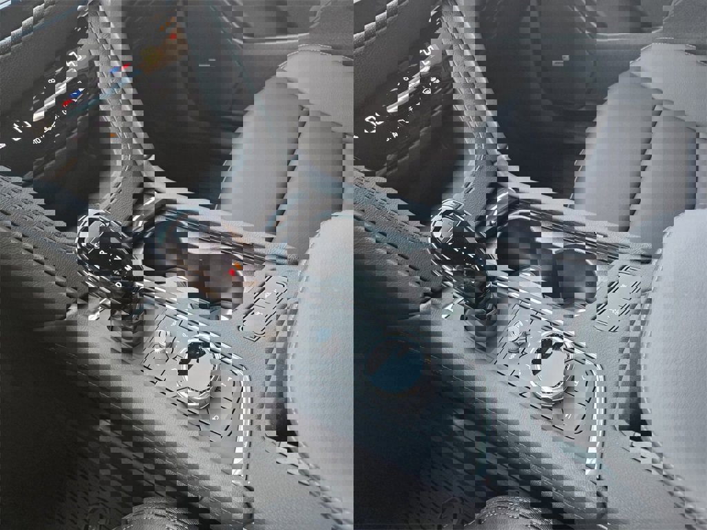 New 2025 Cadillac XT6 Luxury image 27