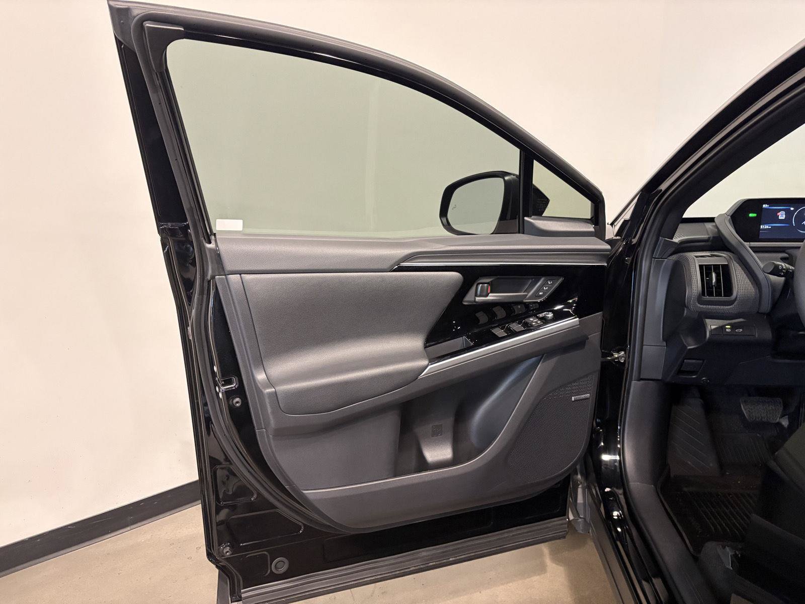 Used 2025 Subaru Solterra AWD/4WD image 11
