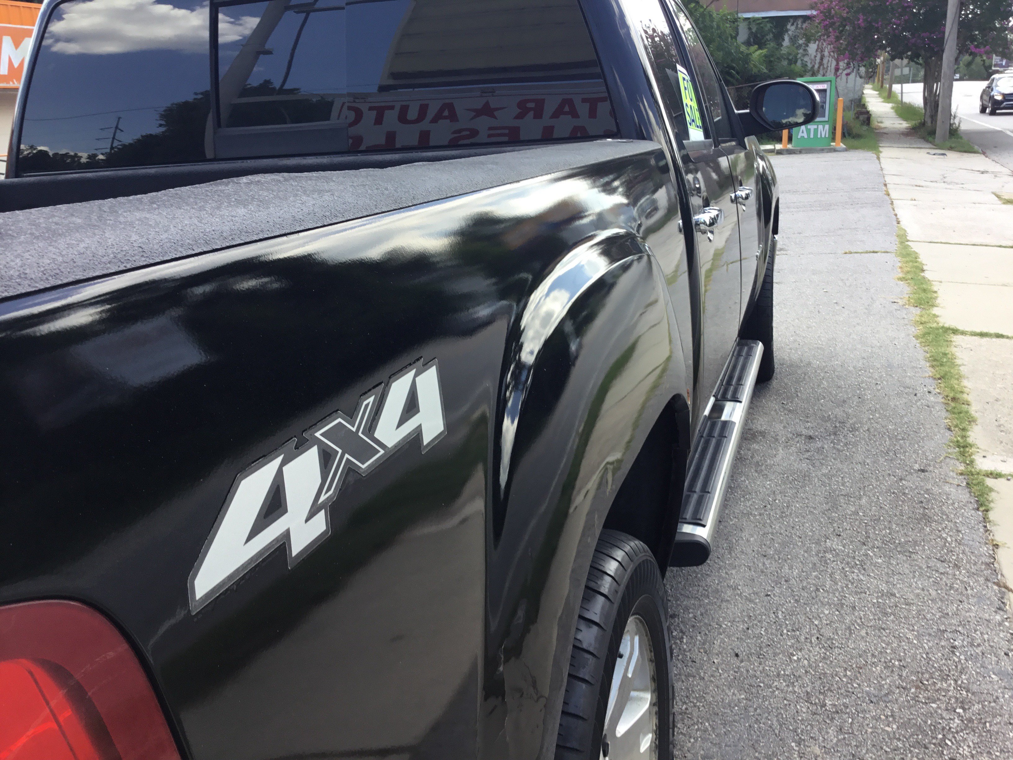 Used 2007 GMC Sierra 1500 SLT w/ Entertainment Package AWD/4WD image 9