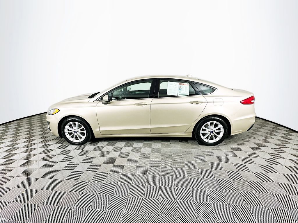 Used 2019 Ford Fusion SE image 6