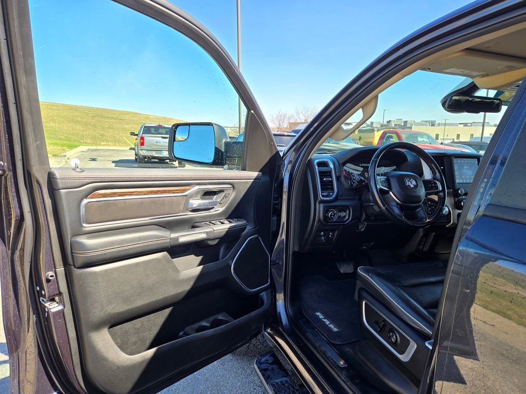 Used 2019 RAM 1500 Laramie image 12