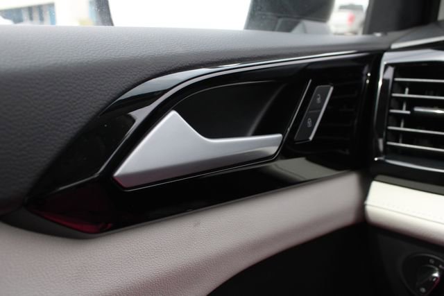 New 2026 Volkswagen Taos S FWD image 21