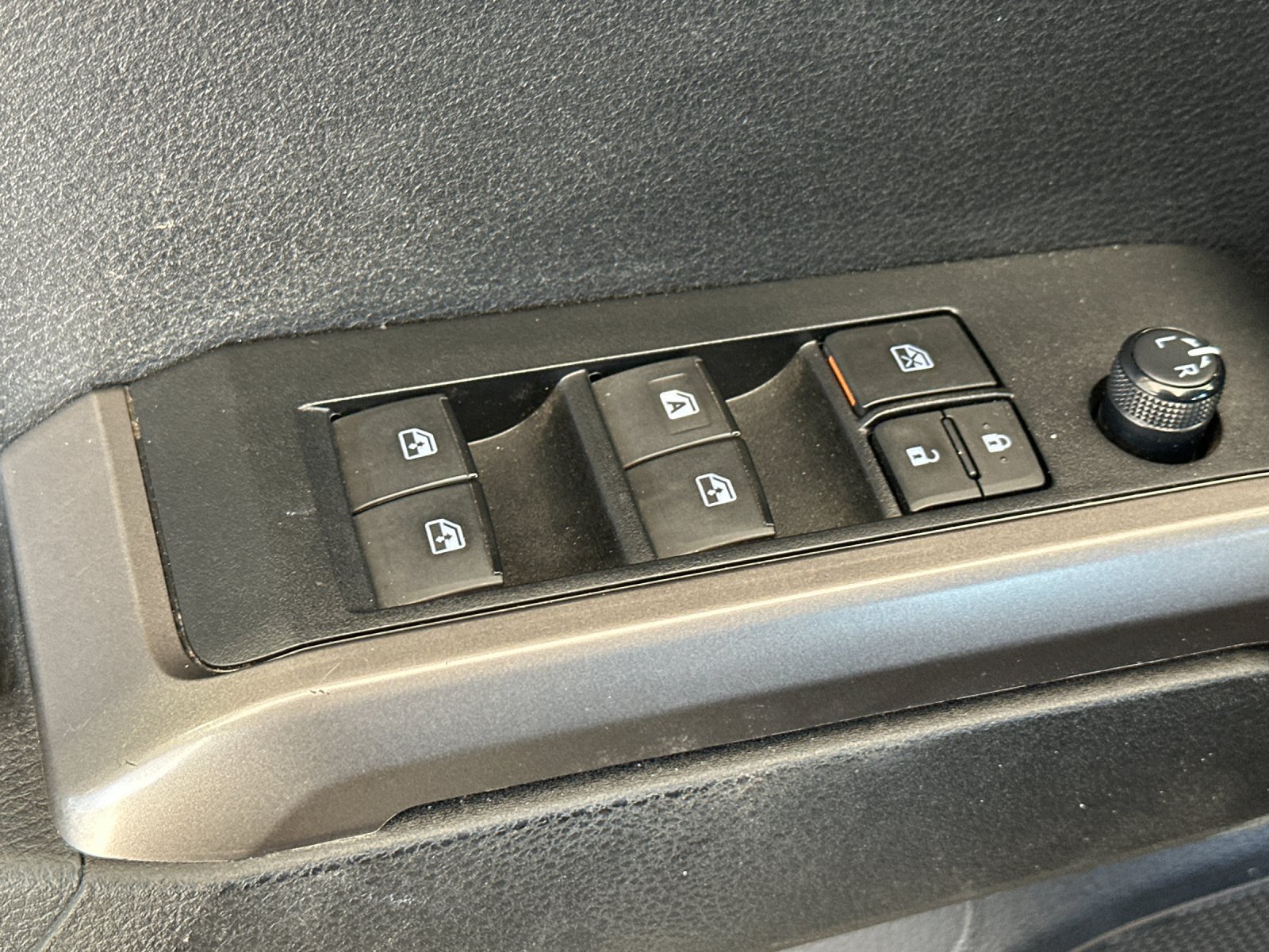 Used 2022 Toyota Tacoma SR5 w/ Trail Edition AWD/4WD image 11