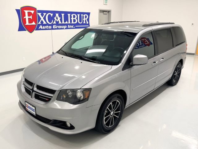 Used 2016 Dodge Grand Caravan R/T image 4