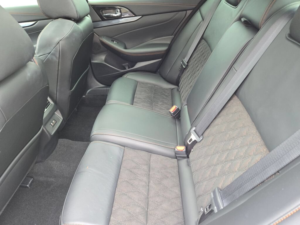 Used 2023 Nissan Maxima SR w/ Sport Mat Group FWD image 17