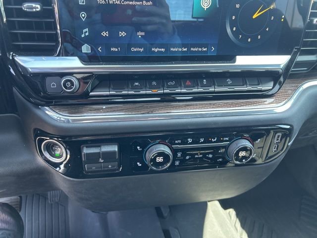 Used 2023 Chevrolet Silverado 1500 LT AWD/4WD image 25