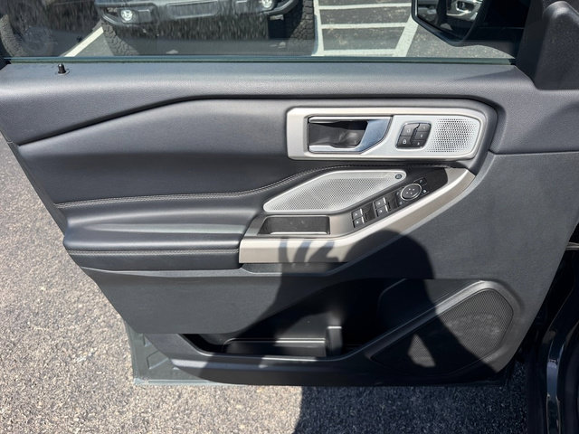 Used 2023 Ford Explorer Limited w/ Hybrid Equipment Group 310A AWD/4WD image 23