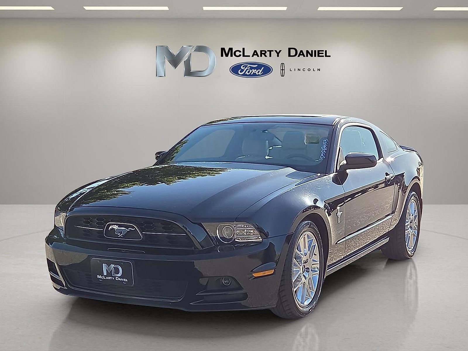 Used 2013 Ford Mustang Premium RWD image 2