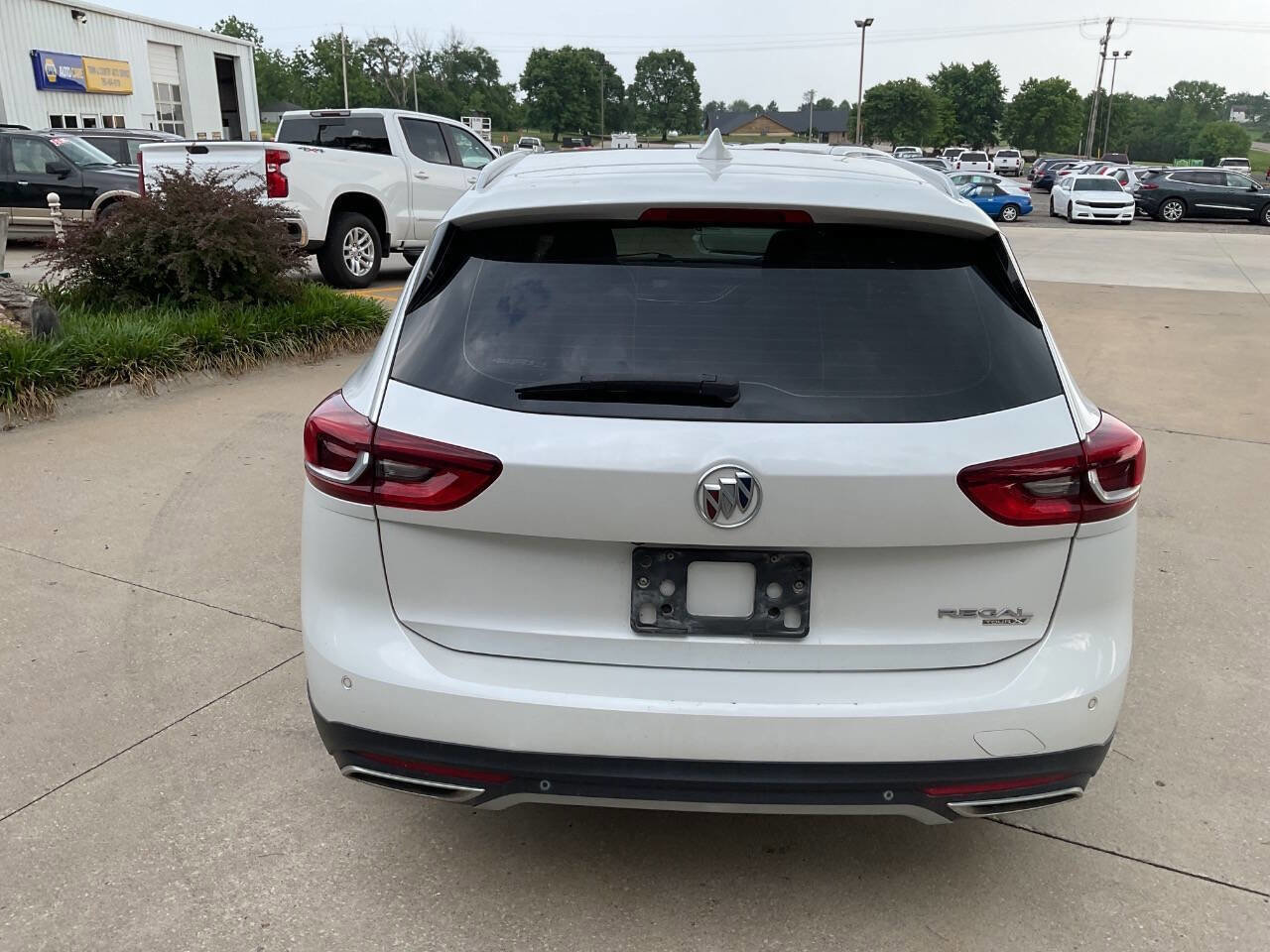 Used 2019 Buick Regal Essence w/ Driver Confidence Package I AWD/4WD image 8