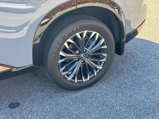 Used 2025 Nissan Rogue Platinum w/ Tech Package image 11