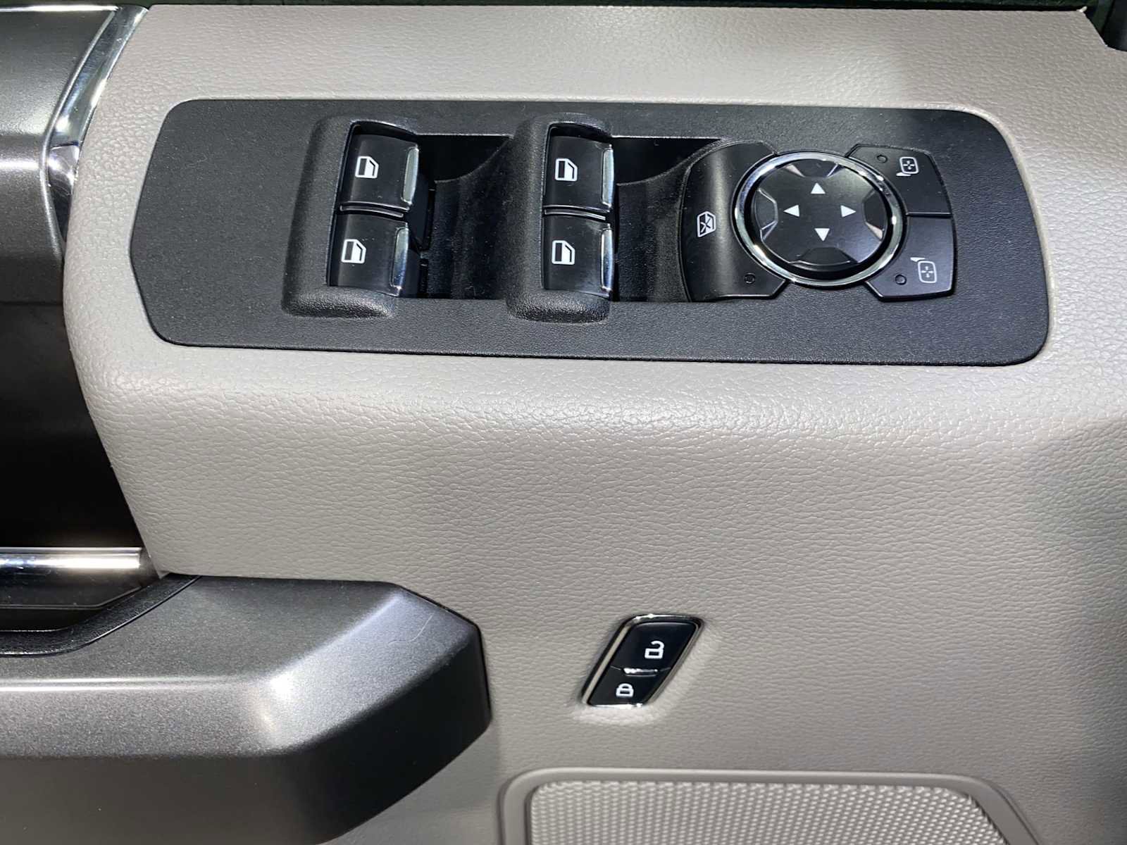 Used 2015 Ford F150 XLT w/ Equipment Group 302A Luxury image 23